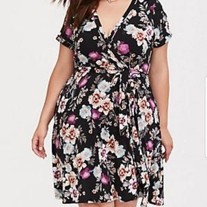 Torrid Floral Faux Wrap Dress Size 1